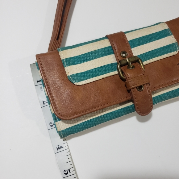 Aero striped green and white (cream) wallet - Picture 5 of 5
